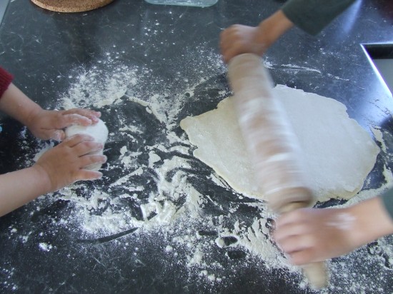 Les mains dans la farine
